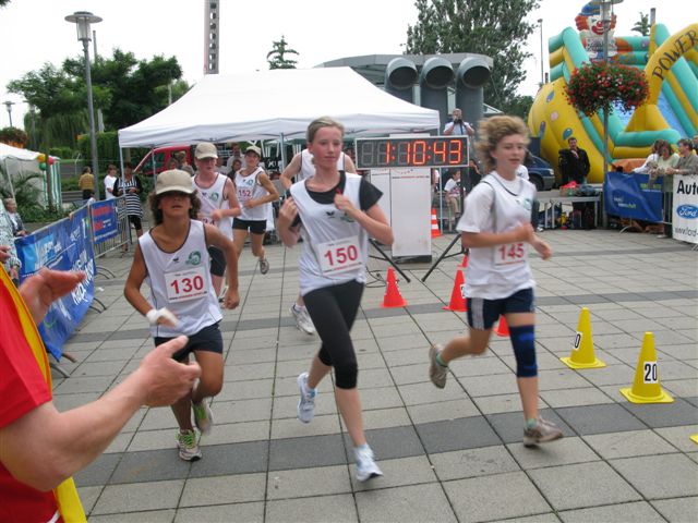 ../Images/BenefizlaufMerseburg2010 (18).jpg